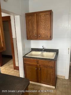 800 W Genesee St, Lansing, MI 48915 - photo 13