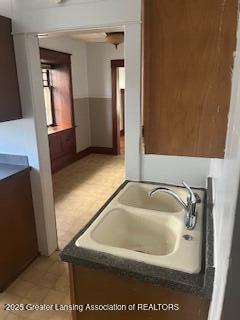 800 W Genesee St, Lansing, MI 48915 - photo 14