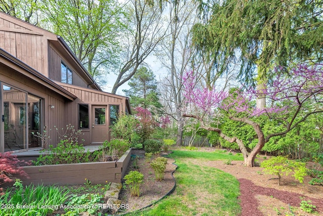 1210 Whittier Dr, East Lansing, MI 48823 - view of yard