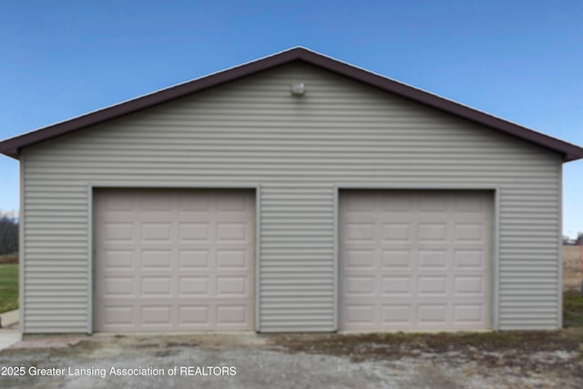 view of detached garage