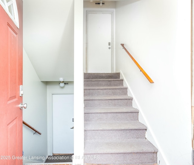 5026 Delray Dr, Lansing, MI 48910 - view of staircase