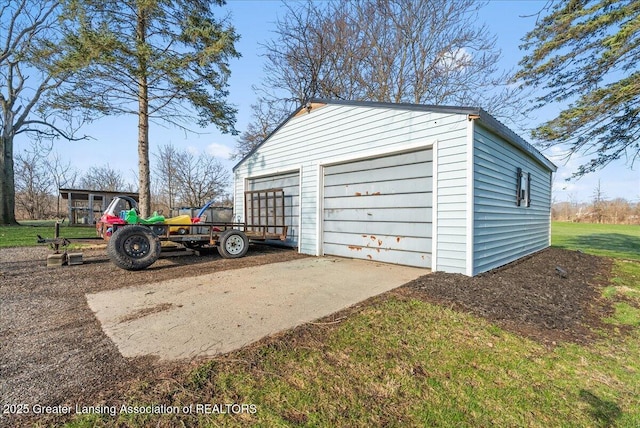 view of detached garage