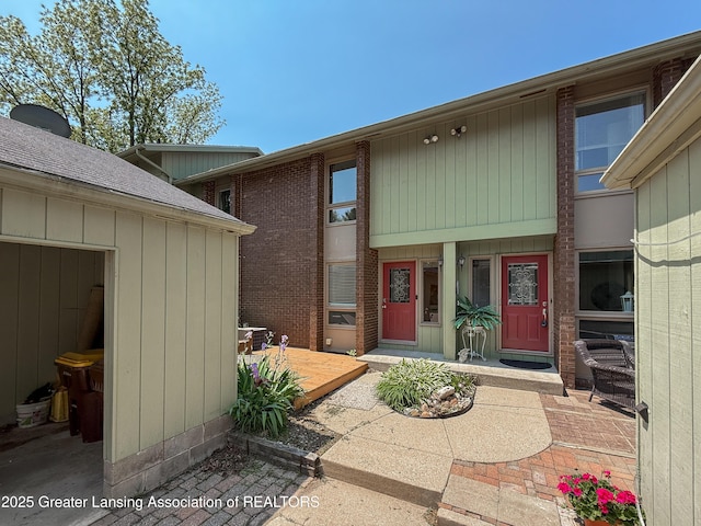 515 N Putnam St Unit B, Williamston, MI 48895 - view of property entrance