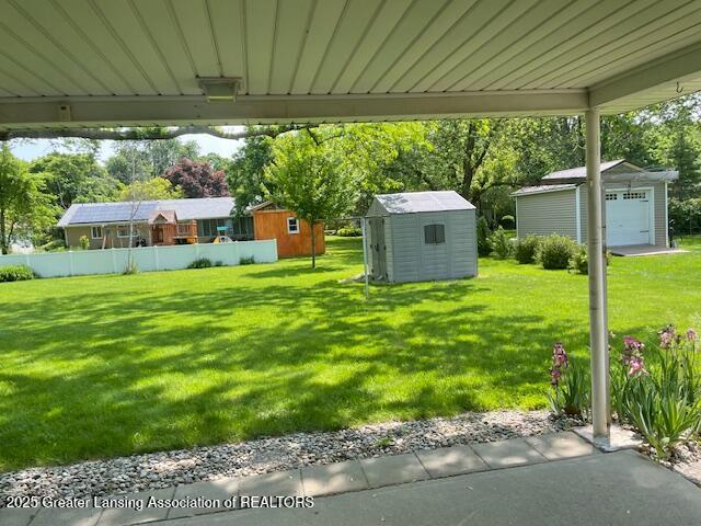 505 S Baker St, Saint Johns, MI 48879 - view of yard