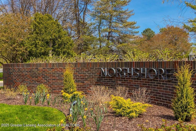 view of community / neighborhood sign