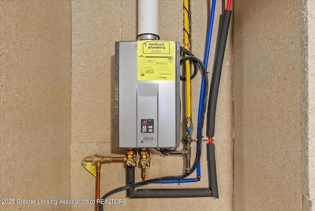 609 E Avocet Dr, East Lansing, MI 48823 - utilities featuring tankless water heater