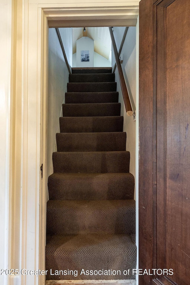 620 Ardson Rd, East Lansing, MI 48823 - view of stairs