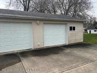 512 S Cedar St, Owosso, MI 48867 - view of detached garage