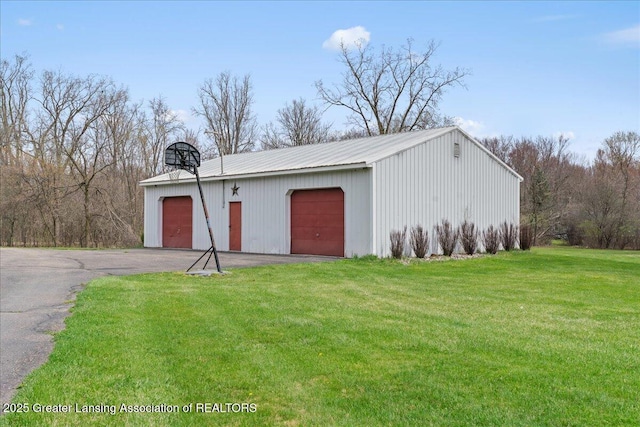 view of outbuilding with an outbuilding