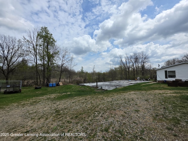 9304-9306 Parkhurst Hwy, Addison, MI 49220 - view of yard