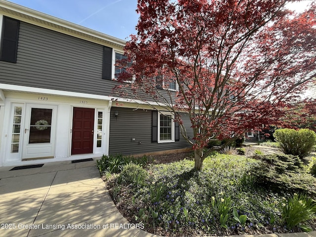 1425 E Lakeside Dr, East Lansing, MI 48823 - view of front facade