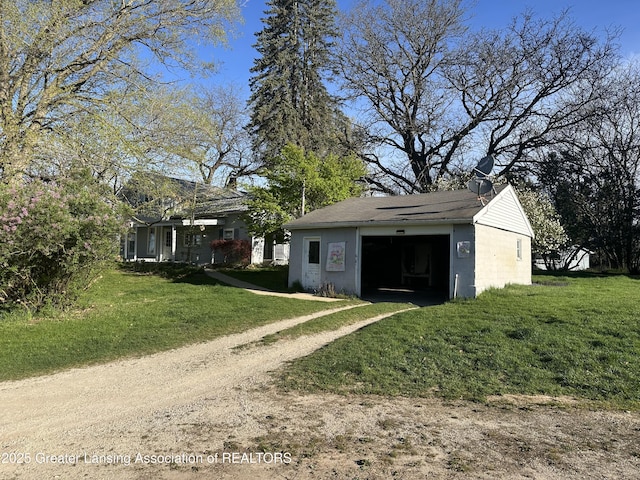 view of outbuilding with driveway