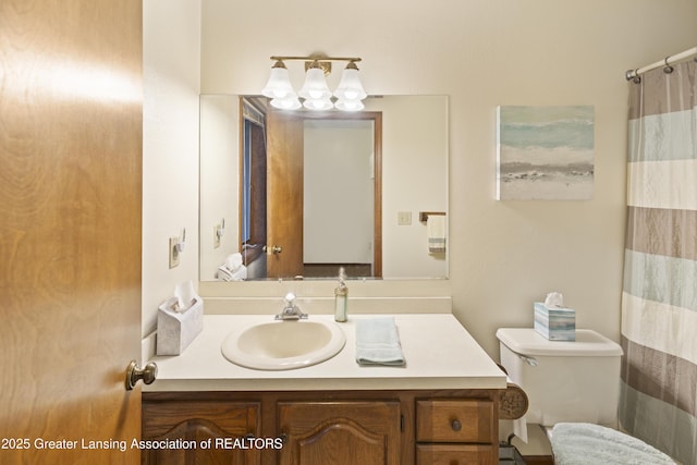 full bathroom with vanity, a chandelier, toilet, and a shower with shower curtain