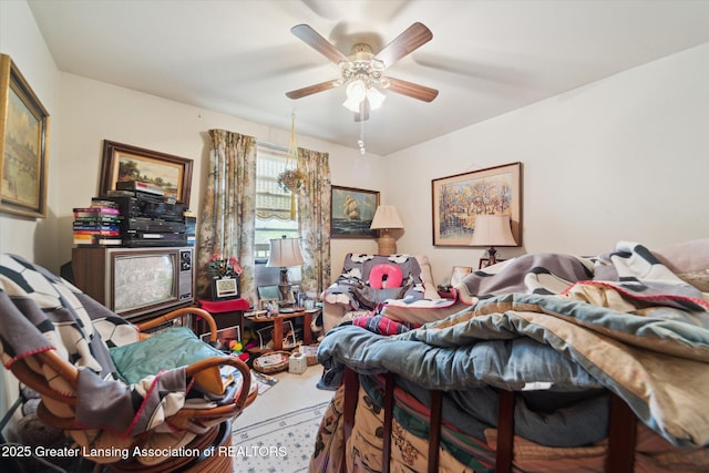 bedroom with a ceiling fan
