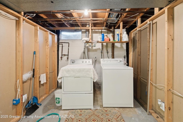 laundry area featuring washer and clothes dryer