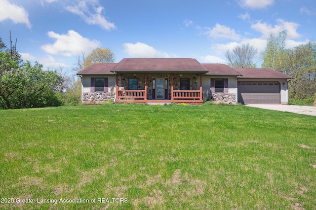 ranch-style home featuring a porch, an attached garage, a front lawn, and driveway