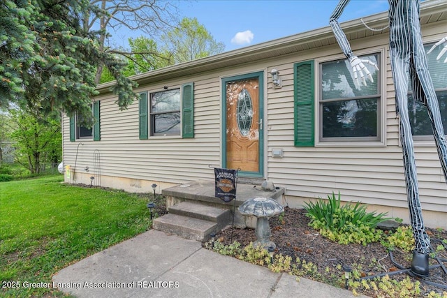 10111 Kinneville Rd, Eaton Rapids, MI 48827 - view of front of home featuring a front yard