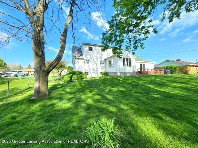 1048 Chris J Dr, Lansing, MI 48917 - view of yard