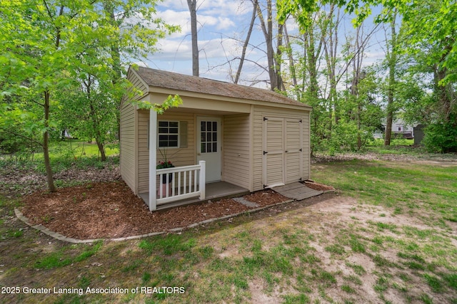 view of outbuilding featuring an outbuilding