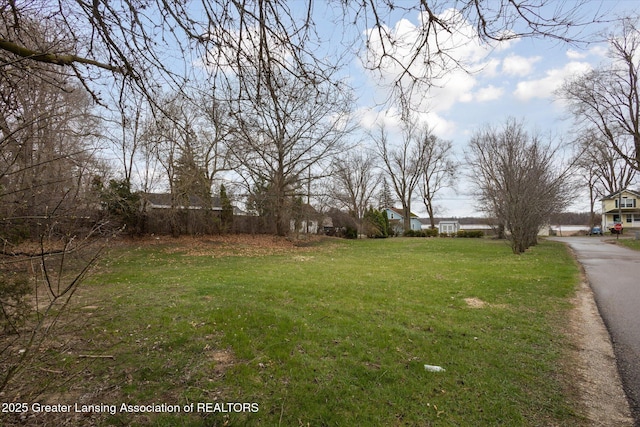 15385 Temple Dr, Bath, MI 48808