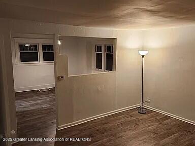513 W Kilborn St, Lansing, MI 48906 - photo 2