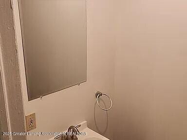 513 W Kilborn St, Lansing, MI 48906 - photo 5