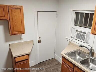513 W Kilborn St, Lansing, MI 48906 - photo 8