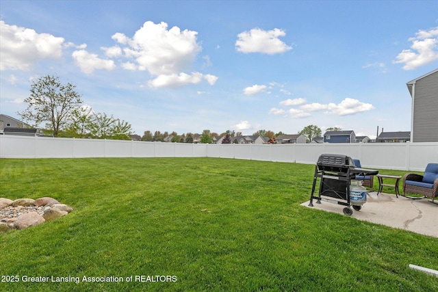 1123 Chesham Ln, Grand Ledge, MI 48837 - view of yard with a patio area