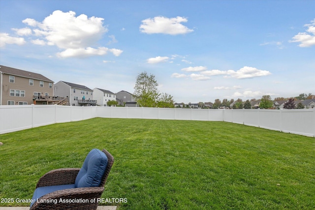1123 Chesham Ln, Grand Ledge, MI 48837 - view of yard featuring a residential view