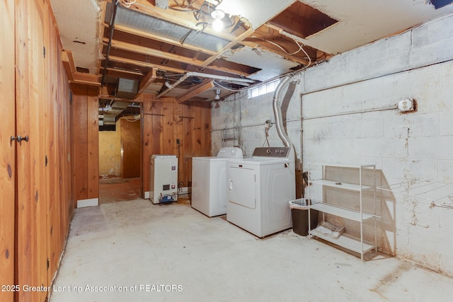 635 Division St, East Lansing, MI 48823 - laundry room with washing machine and dryer