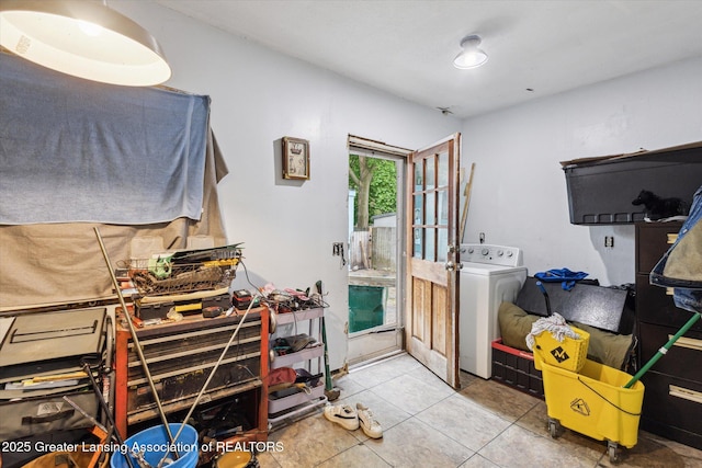 912 Pacific Ave, Lansing, MI 48910 - office area with washer / clothes dryer and tile patterned floors