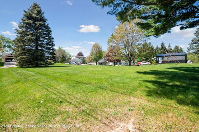 9195 Westchester Dr, Laingsburg, MI 48848 - photo 3