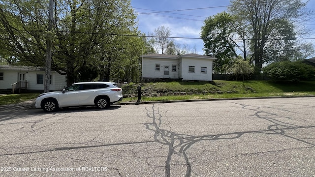 413 Meeker St, Leslie, MI 49251 - view of front of house