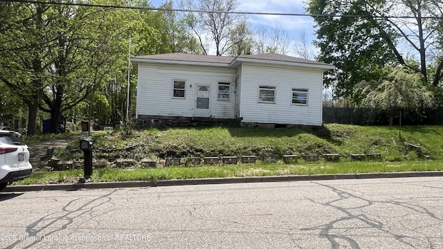 413 Meeker St, Leslie, MI 49251 - view of front of house