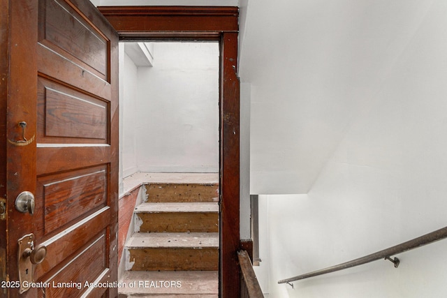 1215 Chittock Ave, Jackson, MI 49203 - view of stairs