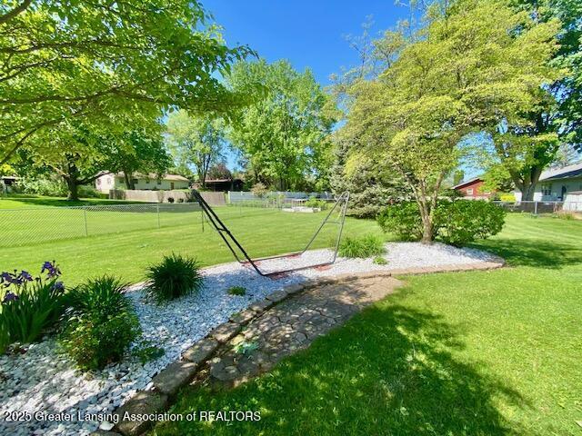 15426 Boichot Rd, Lansing, MI 48906 - view of yard