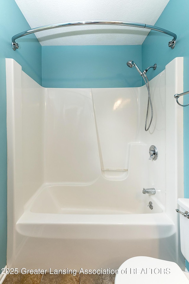 3979 Dayspring Ct, Okemos, MI 48864 - full bath featuring toilet