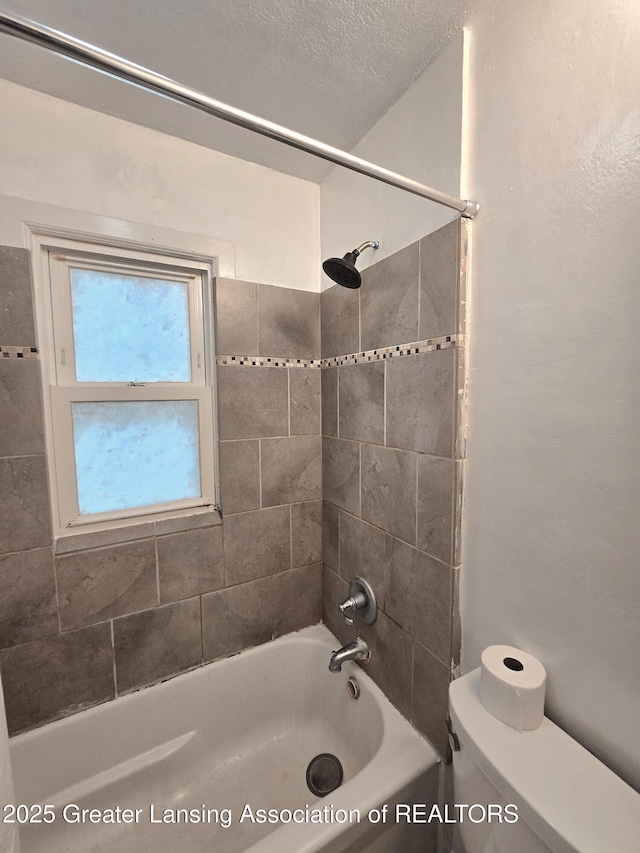 1427 Sheldon St, Lansing, MI 48906 - bathroom with toilet and shower / tub combination