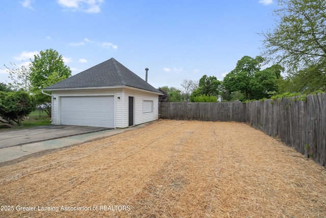 828 Backus St, Jackson, MI 49202 - detached garage with fence