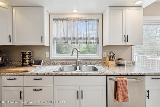 1347 N Creyts Rd, Lansing, MI 48917