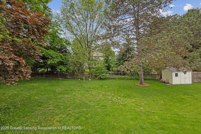 1347 N Creyts Rd, Lansing, MI 48917