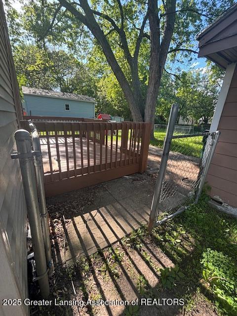 107 Cox Blvd, Lansing, MI 48910 - view of wooden terrace