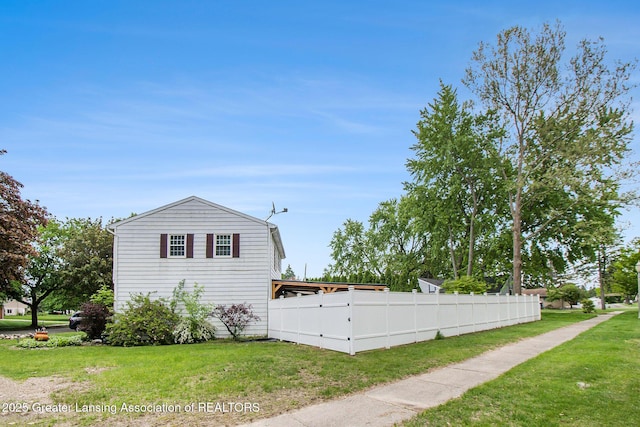 3733 Colchester Rd, Lansing, MI 48906 - view of home's exterior