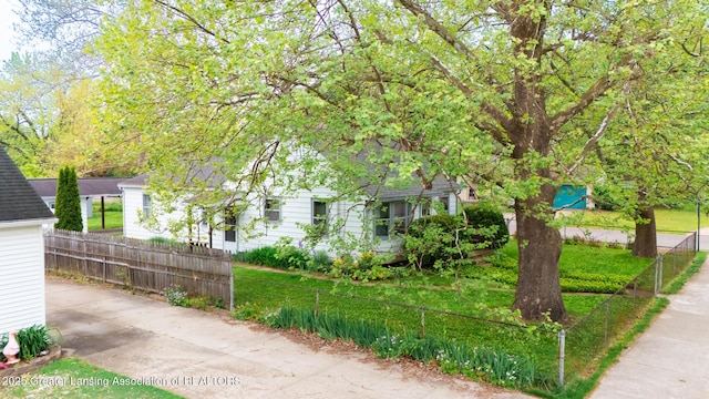 3129 Birch Row Dr, East Lansing, MI 48823 - view of yard