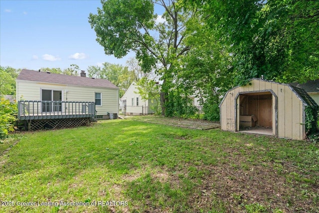 1200 W Rundle Ave, Lansing, MI 48910 - view of yard with a deck and cooling unit