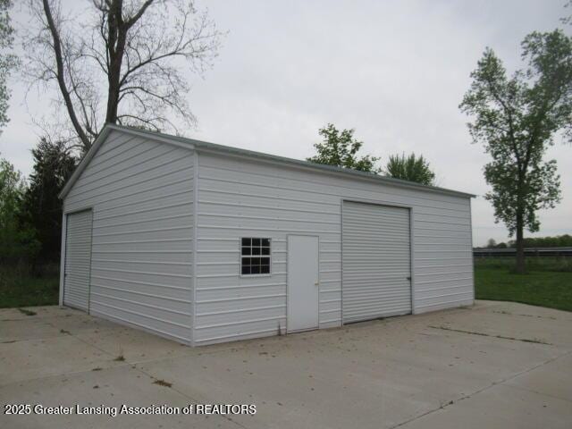 2071 Vandekarr Rd, Owosso, MI 48867 - view of detached garage