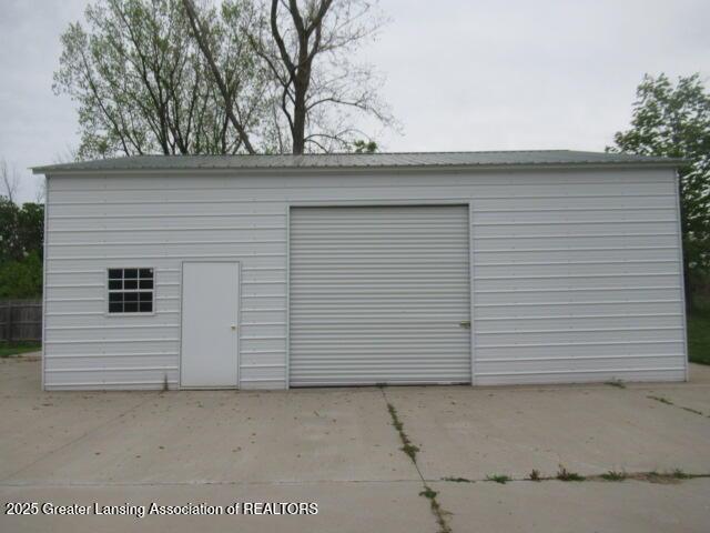 2071 Vandekarr Rd, Owosso, MI 48867 - view of detached garage