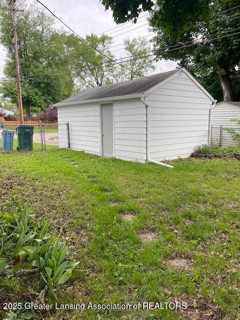 2303 Devonshire Ave, Lansing, MI 48910 - view of outdoor structure