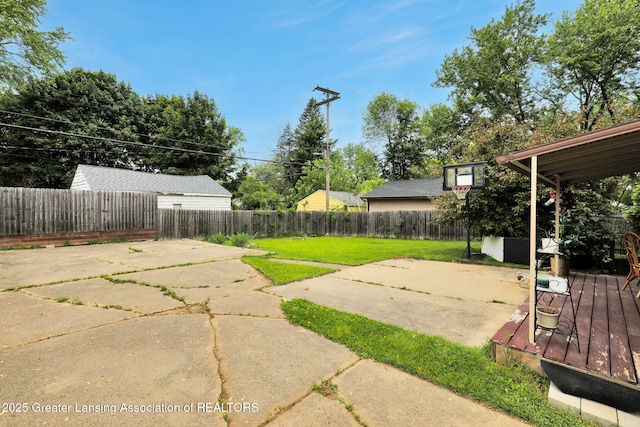 4716 Wainwright Ave, Lansing, MI 48911 - view of yard featuring a patio area