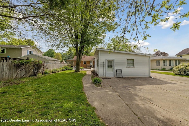 6187 Towar Ave, East Lansing, MI 48823 - view of yard